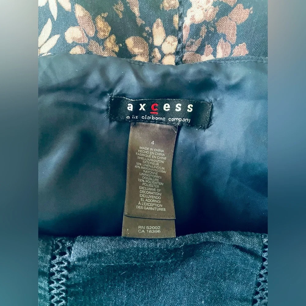 Liz Claiborne Axcess Skirt MIDI Navy Blue Light Pink Floral Size 4 Small Boho - Picture 12 of 12
